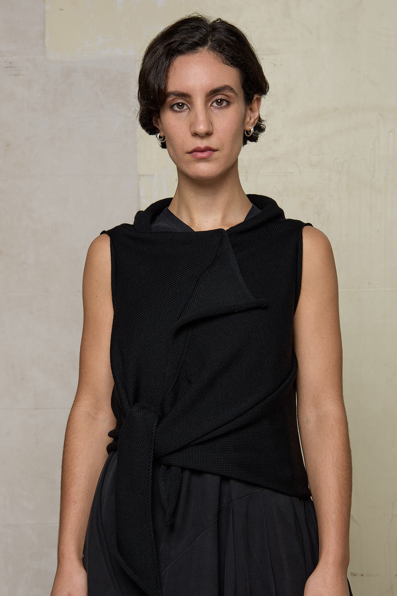 トップス 2000s RON ORB ASYMMETRIC VEST Asymmetric Self Curling Vest – Wendy Voon