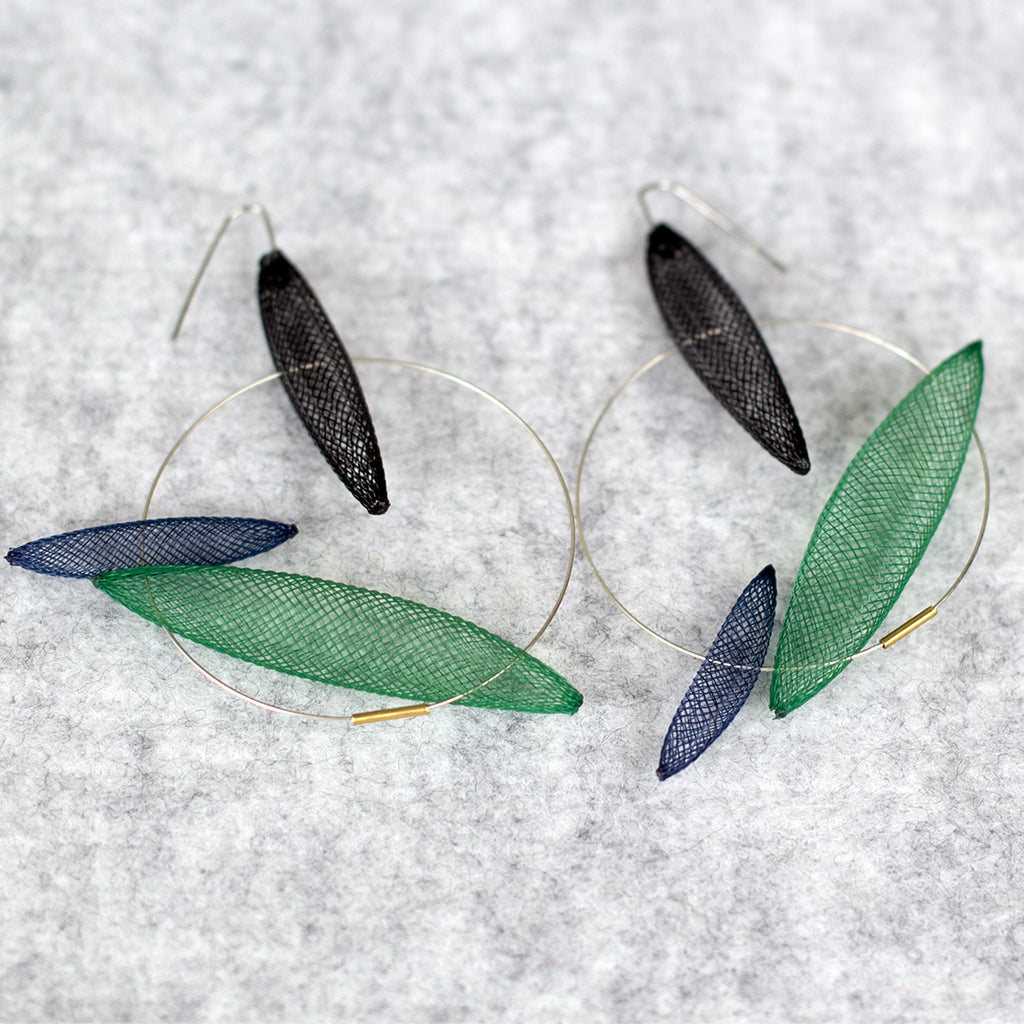6 cocoons mesh earrings in green, blue and black