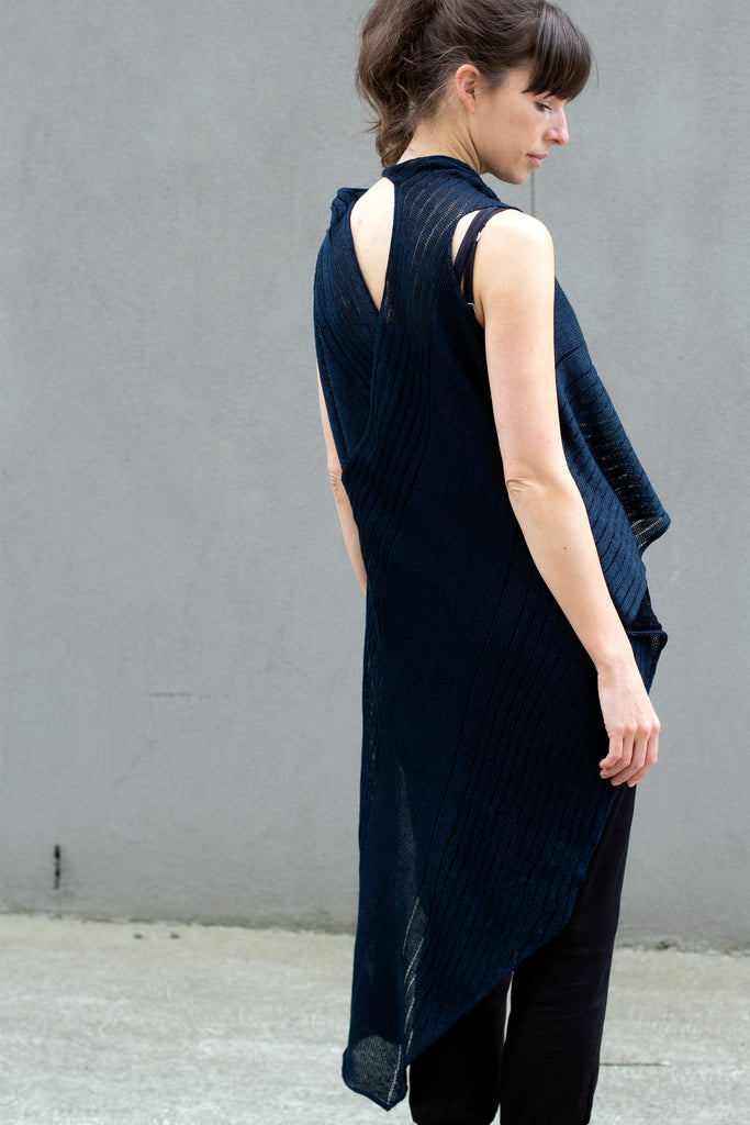 Back view of linen multi-wrap in deep ocean backed with black, designed by Wendy Voon
