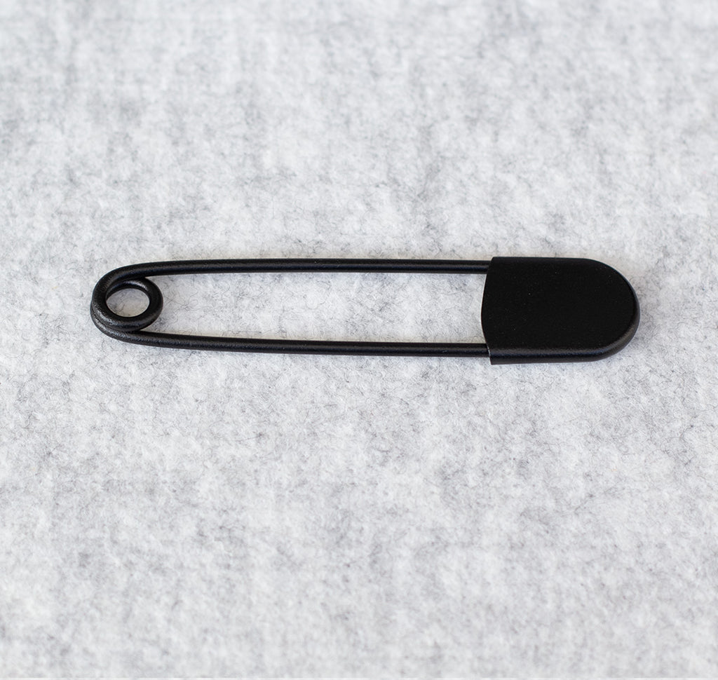 Giant safety pin in black